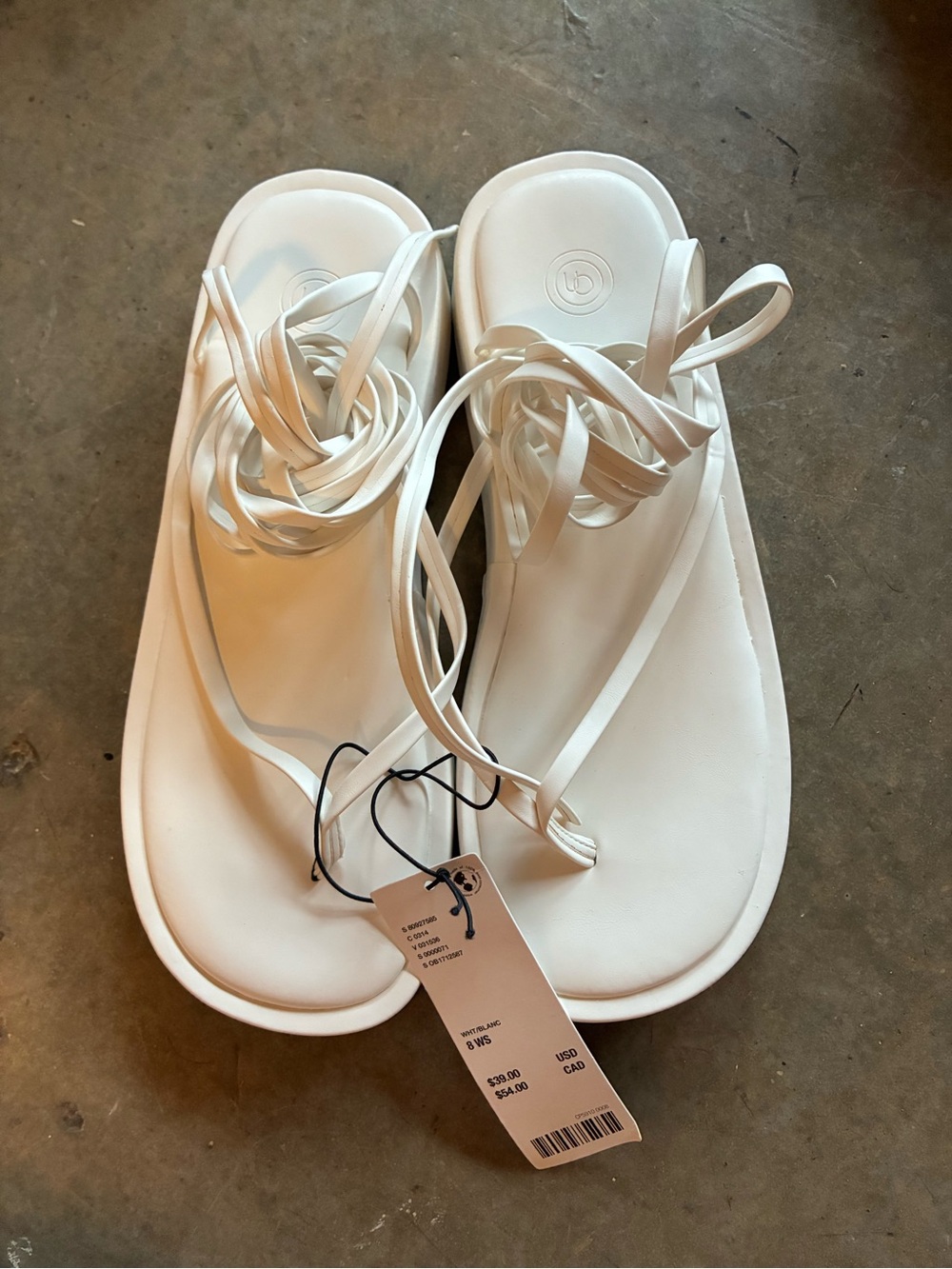 NWT Urban Outfitters White Lace-Up Platform Flat Sandals - Size 8